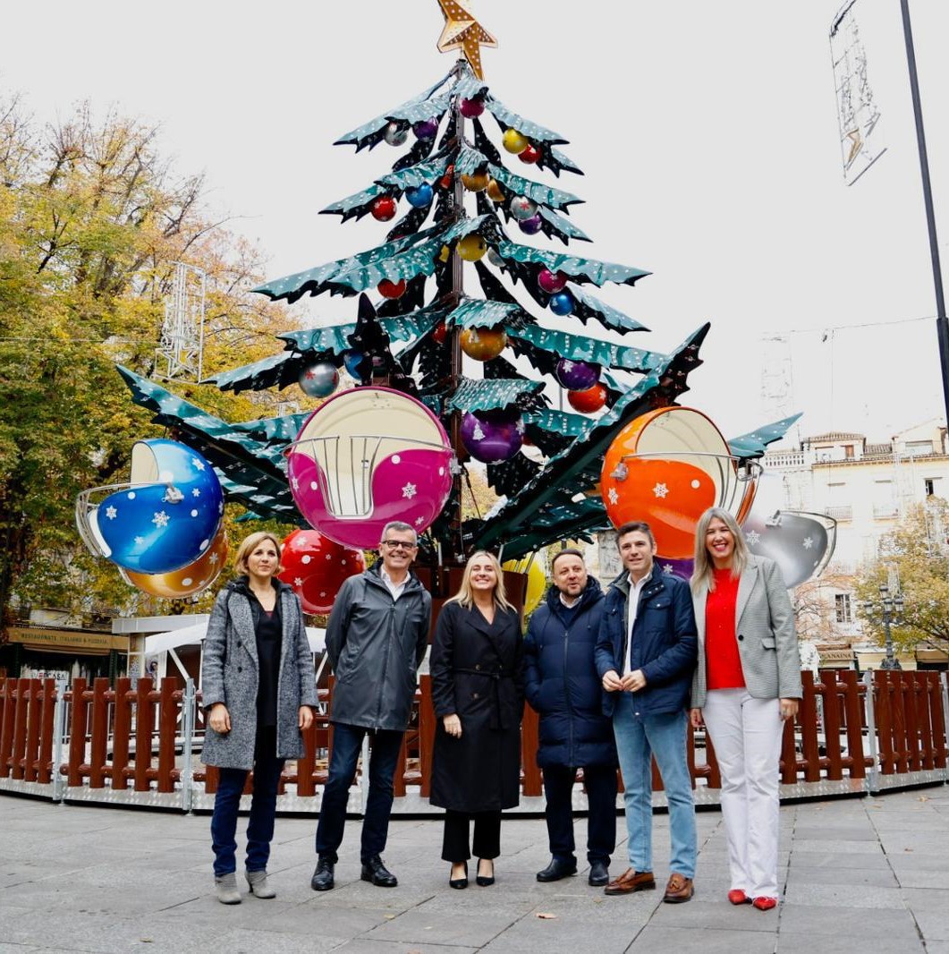 ©Ayto.Granada: ABRAZA LA NAVIDAD